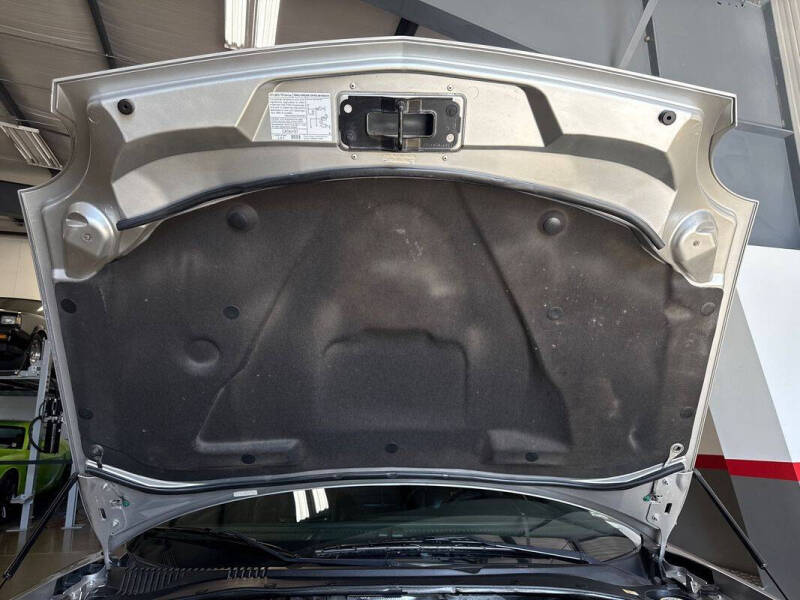 2004 Ford Thunderbird Deluxe