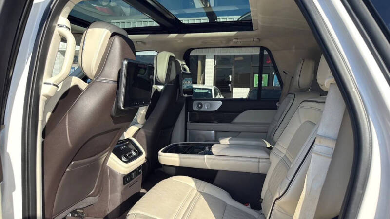 2018 Lincoln Navigator Black Label