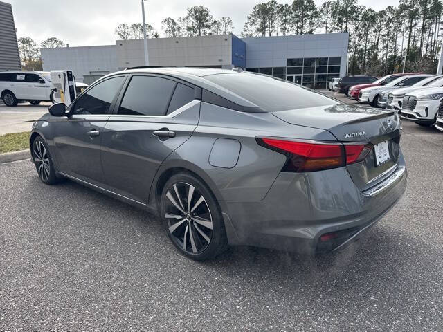 2022 Nissan Altima 2.0 SR