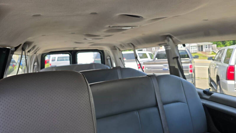 2009 Ford E-Series E-350 SD XL