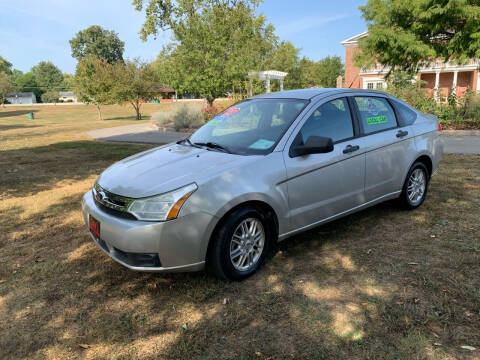 2009 Ford Focus for sale at Clarks Auto Sales in Connersville IN