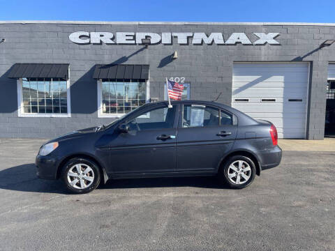 2010 Hyundai Accent for sale at Creditmax Auto Sales in Suffolk VA