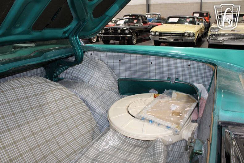 1958 Ford Thunderbird