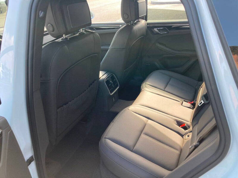 2025 Porsche Macan