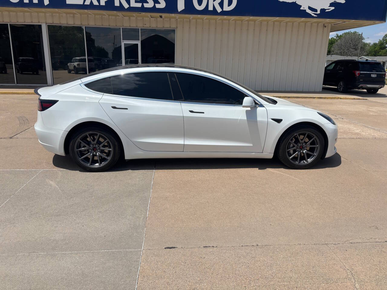 White 2020 Tesla Model 3 Long Range AWD Long Range 4dr Sedan 2