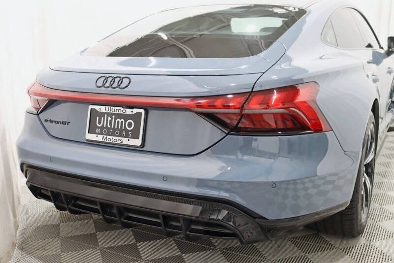 2022 Audi e-tron GT quattro Premium Plus