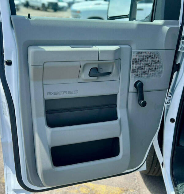 2024 Ford E-Series