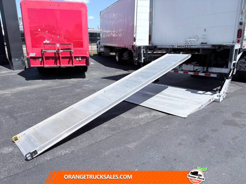 2020 Freightliner M2 106
