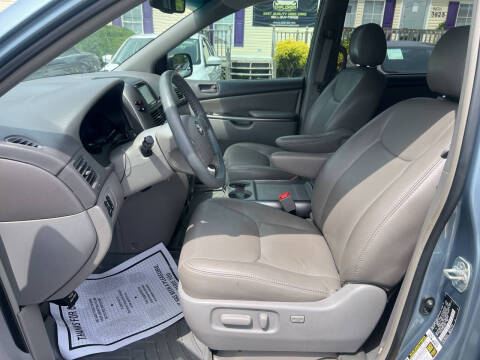 2008 Toyota Sienna LE 7-Passenger