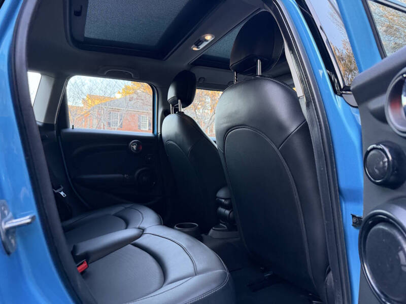 2017 MINI Hardtop 4 Door Cooper