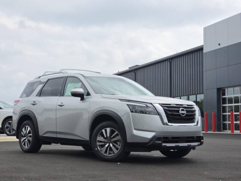 2025 Nissan Pathfinder SL