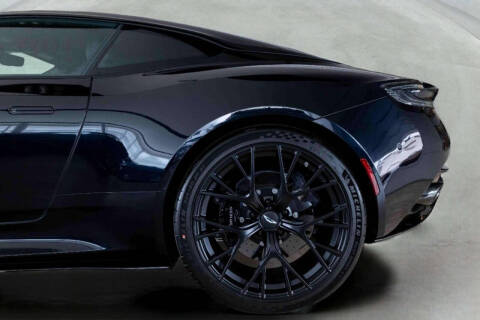 2025 Aston Martin DB12 V8