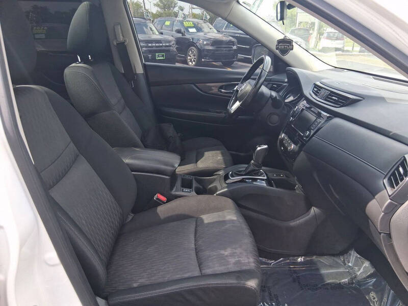 2020 Nissan Rogue SV