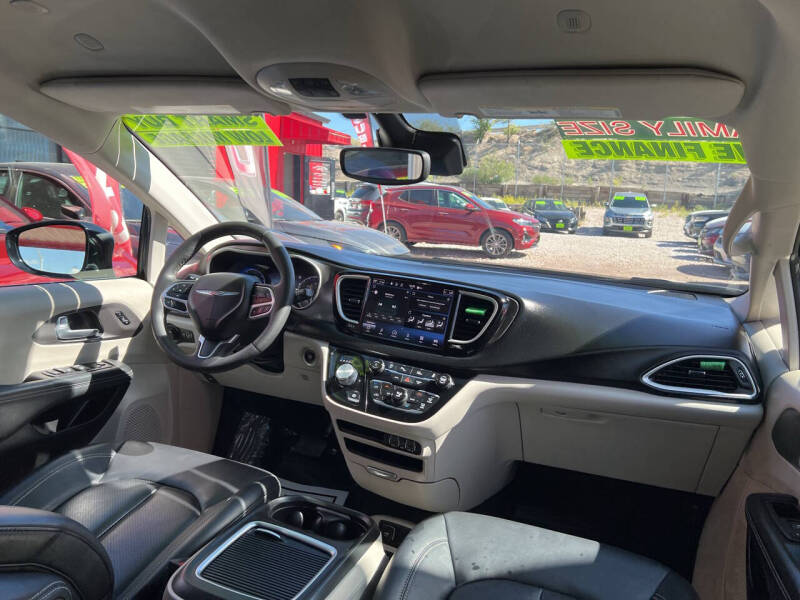 2024 Chrysler Pacifica Touring L