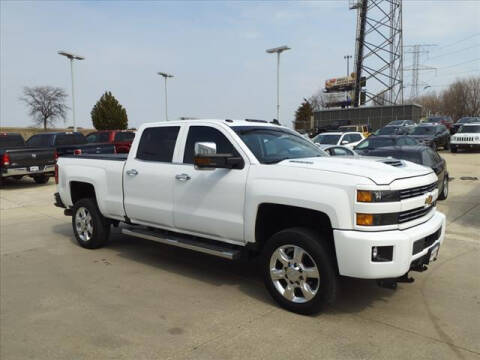 2017 Chevrolet Silverado 2500HD for sale at SIMOTES MOTORS in Minooka IL