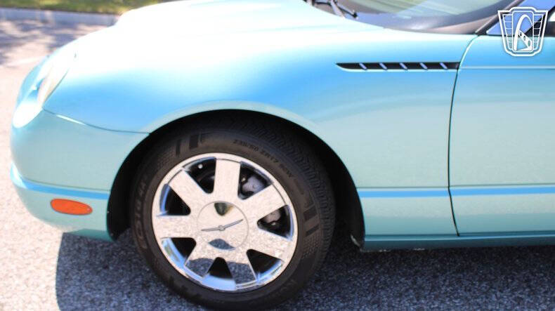 2002 Ford Thunderbird Deluxe