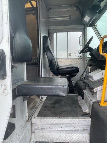 2011 Freightliner MT45 Chassis