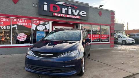 2020 Chrysler Voyager for sale at iDrive Auto Group in Eastpointe MI