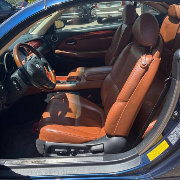 2004 Lexus SC 430