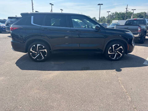 2022 Mitsubishi Outlander SE