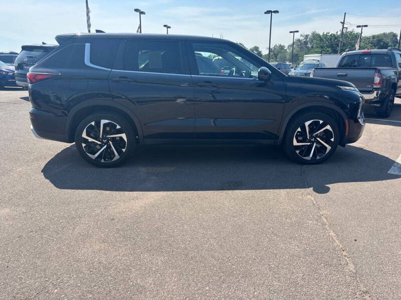2022 Mitsubishi Outlander SE