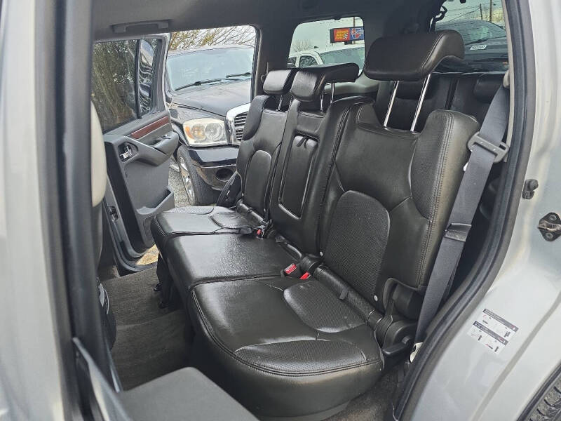 2011 Nissan Pathfinder LE