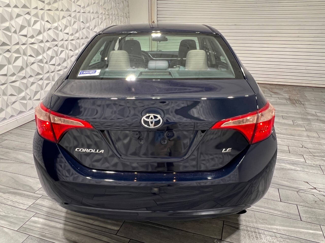 2017 Toyota Corolla LE photo 12