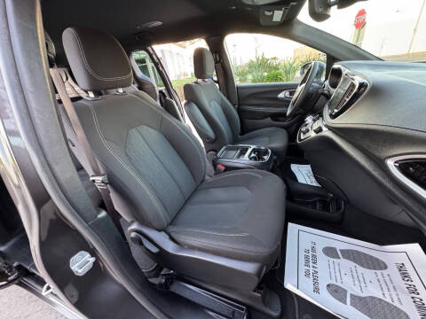 2022 Chrysler Pacifica Touring