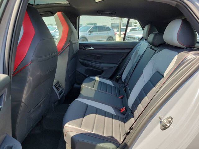 2024 Volkswagen Golf GTI SE