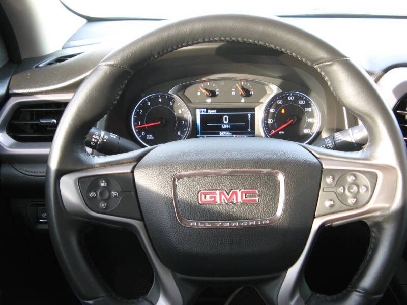 2017 GMC Acadia SLE-2