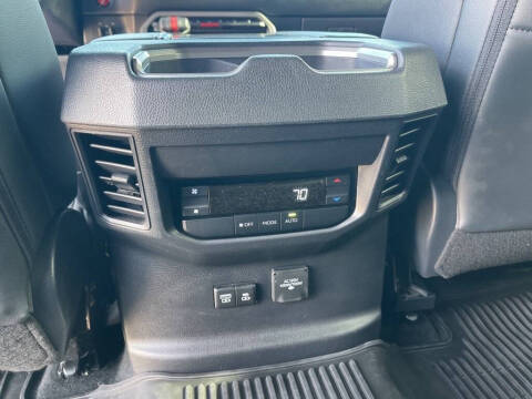 2025 Toyota Sequoia SR5