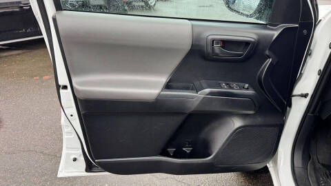 2019 Toyota Tacoma SR