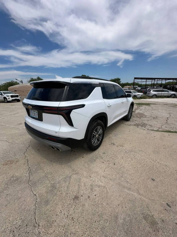 2024 Chevrolet Traverse LT