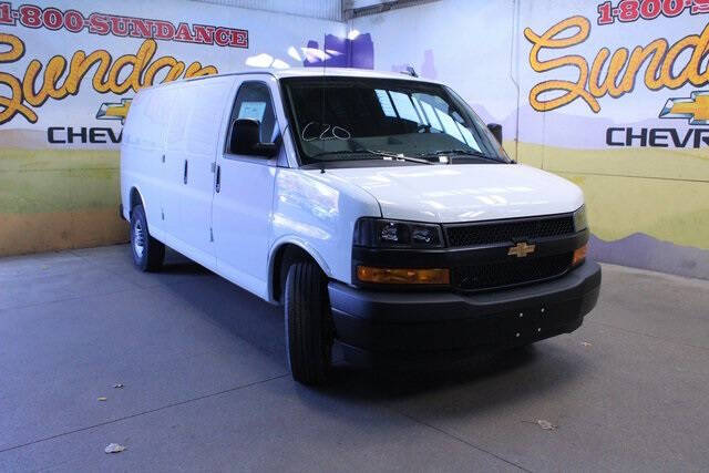 2025 Chevrolet Express 3500