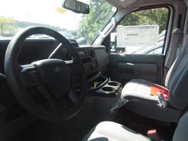 2025 Ford E-Series E-350 SD