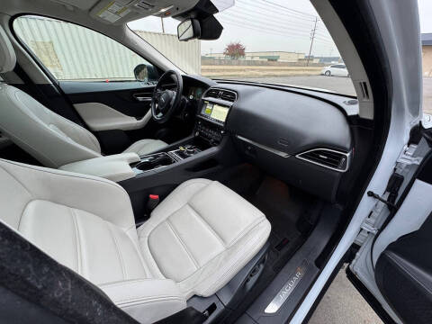 2017 Jaguar F-PACE 35t Prestige