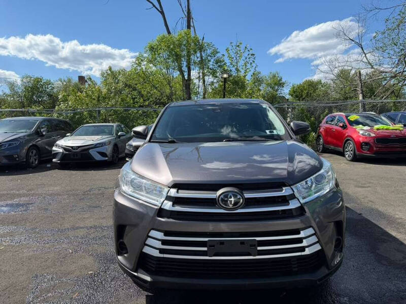 2019 Toyota Highlander LE