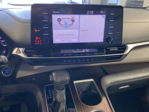 2023 Toyota Sienna LE 8-Passenger