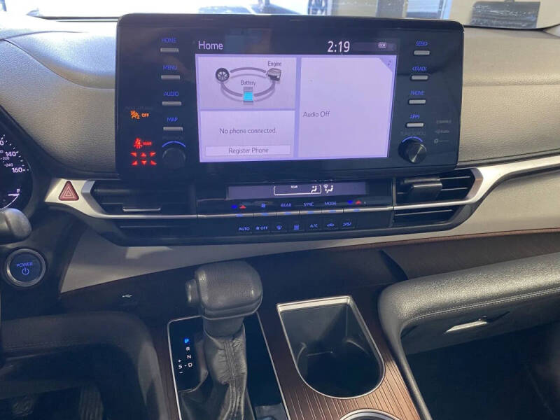 2023 Toyota Sienna LE 8-Passenger