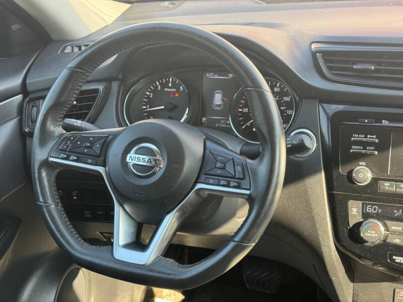 2017 Nissan Rogue SV