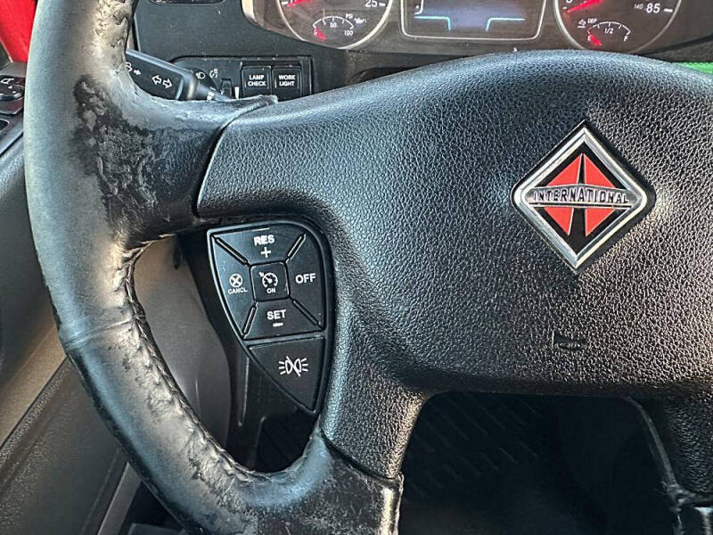 2018 International LT625