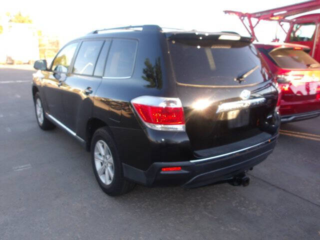2011 Toyota Highlander SE