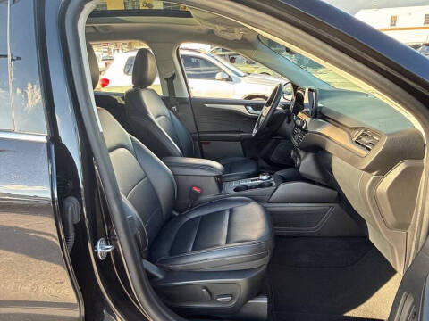 2021 Ford Escape Titanium