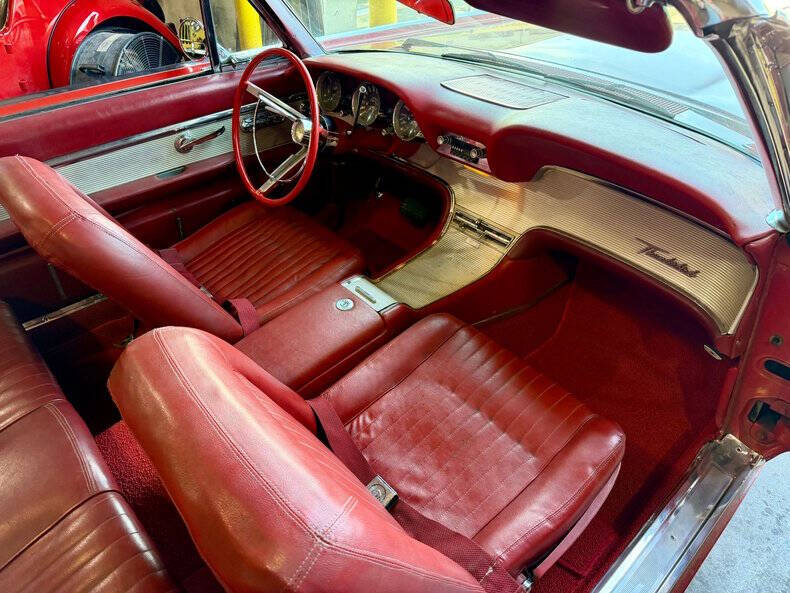 1962 Ford Thunderbird