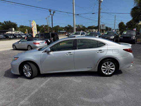 2013 Lexus ES 300h