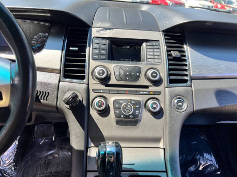 2018 Ford Taurus SEL