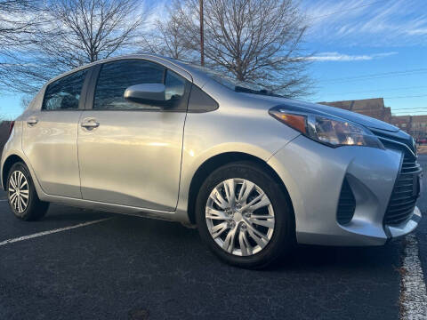 2017 Toyota Yaris 5-Door LE