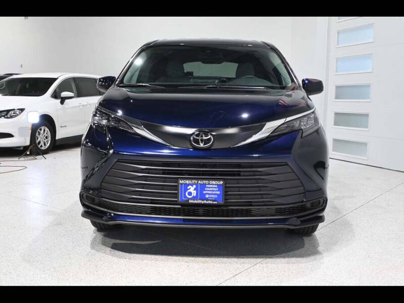2026 Toyota Sienna LE 8-Passenger