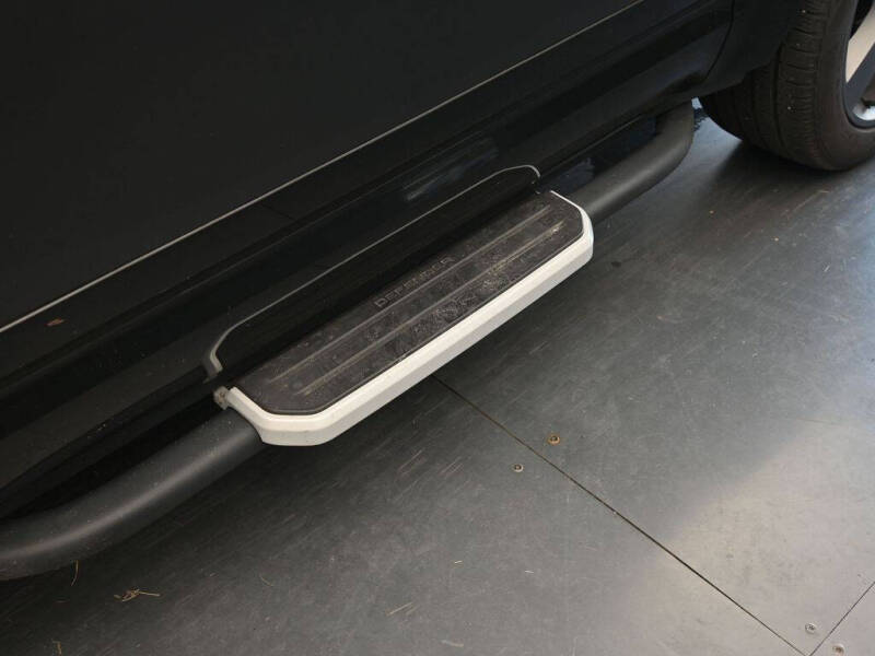 2023 Land Rover Defender 90 V8