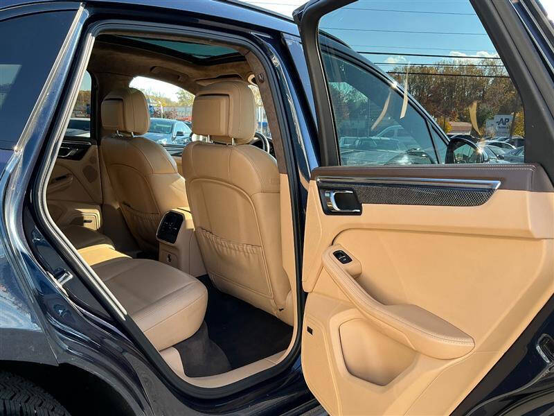 2016 Porsche Macan Turbo